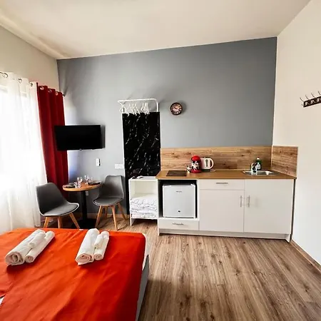 Smart Comfort Studion4 Private Kitchenette Bathroom To Beach 260M Marina Port Old City 900M Limassol Exterior photo